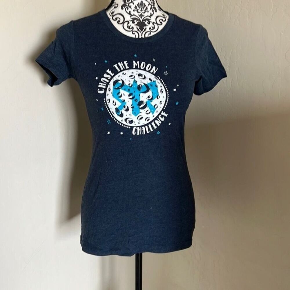 Chase the moon challenge tee